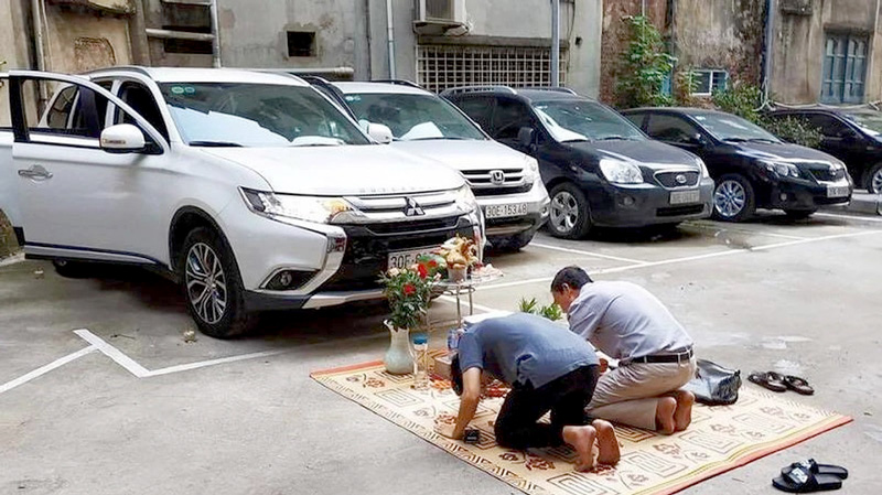 Cúng khai trương xe cần những gì cho đủ lễ?