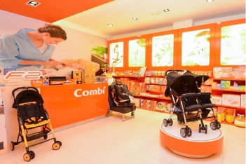 Xe đẩy Combi cho bé 1 tuổi - PHONG THỦY