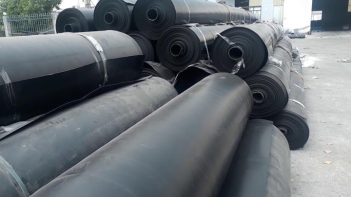 Bạt HDPE là gì? Tìm hiểu về chất liệu và ứng dụng phổ biến của bạt HDPE